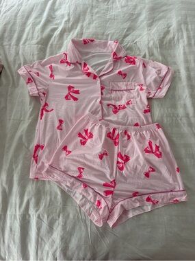 NWOT Pink Bow-Print Short Sleeve Set - Women